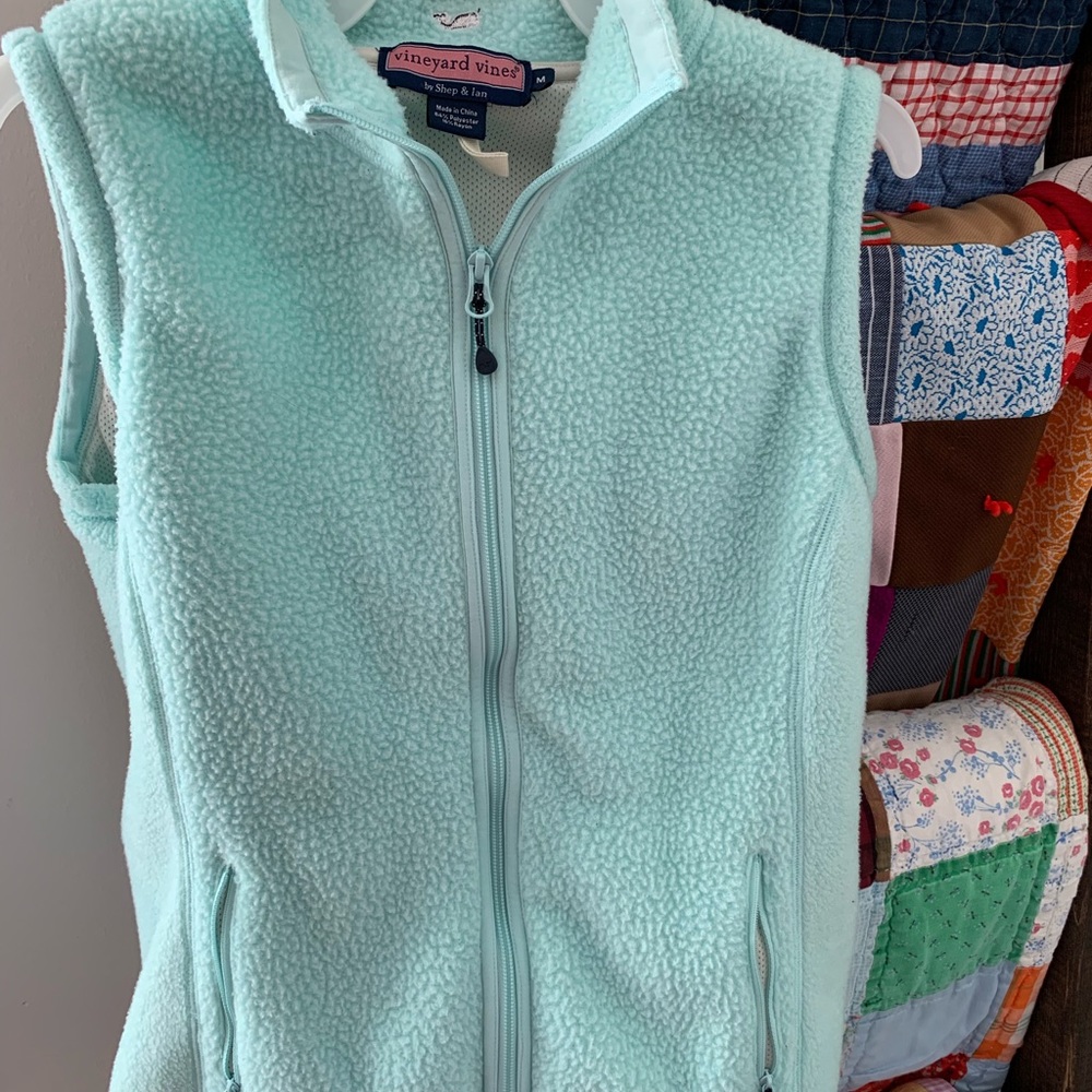 Vineyard vine teal fleece vest